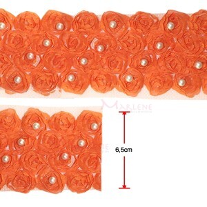 Passamanaria flor 4 fileiras com pérolas laranja por metro